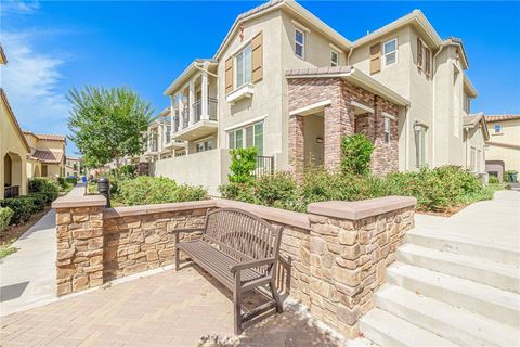 Photo of 28752 Calle De La Paz Drive, Valencia, CA 91354 (MLS # SR25142041)