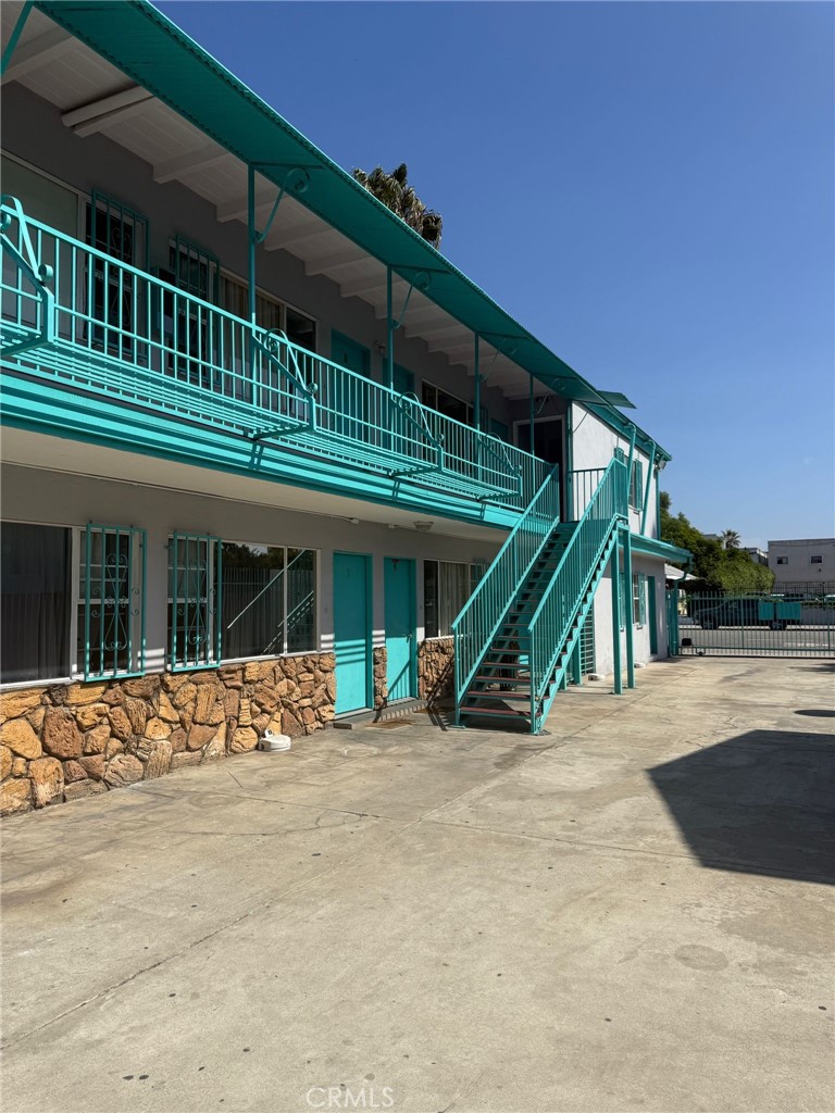 1047 1059 Pacific Avenue