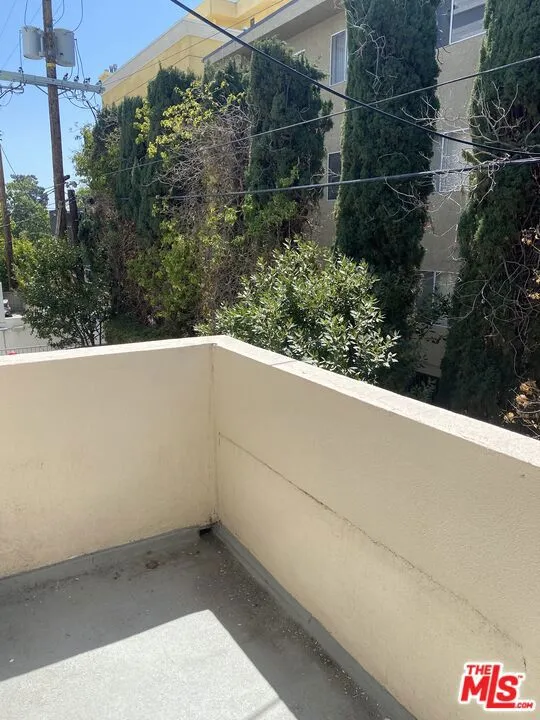 Los Angeles, California 90025, United States, 1 Bedroom Bedrooms, ,1 BathroomBathrooms,Residential,Active,226448