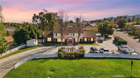 1301 Paseo Grande Corona CA 92882