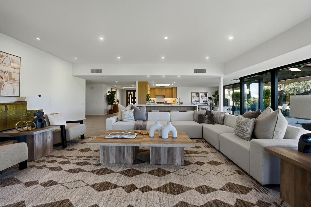 The Springs C.C. - Residential