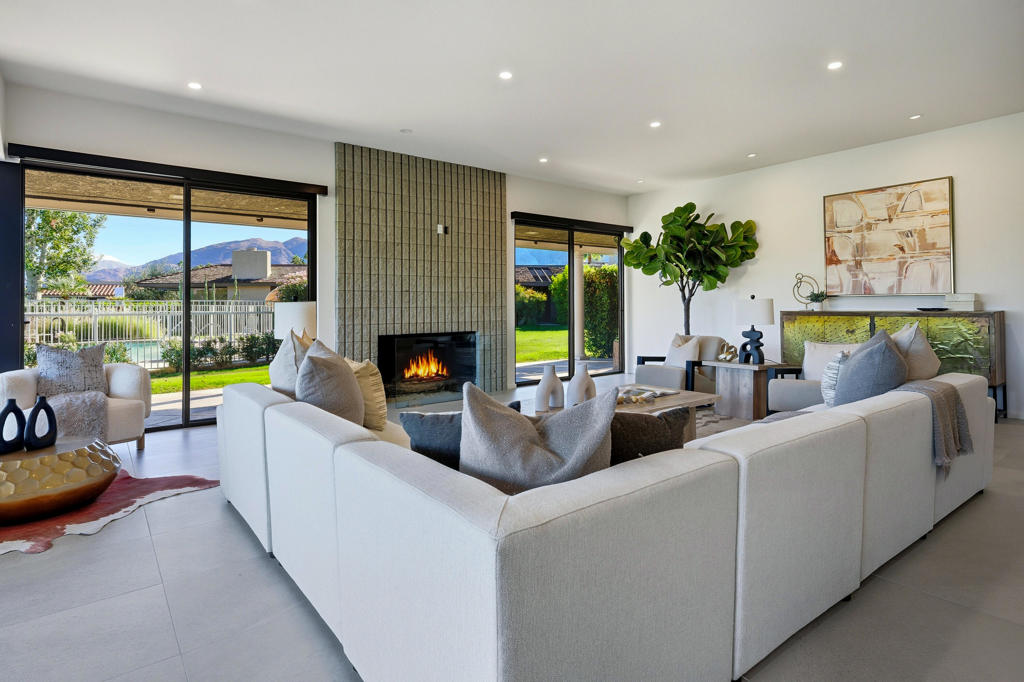 The Springs C.C. - Residential