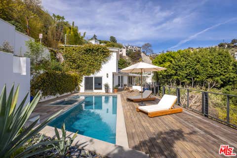 Photo of 1568 Viewsite Drive, Los Angeles, CA 90069 (MLS # 26865013)