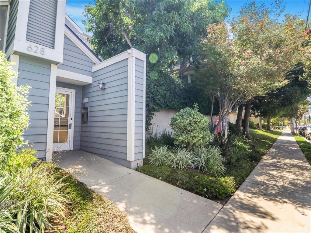 628 daisy avenue 222