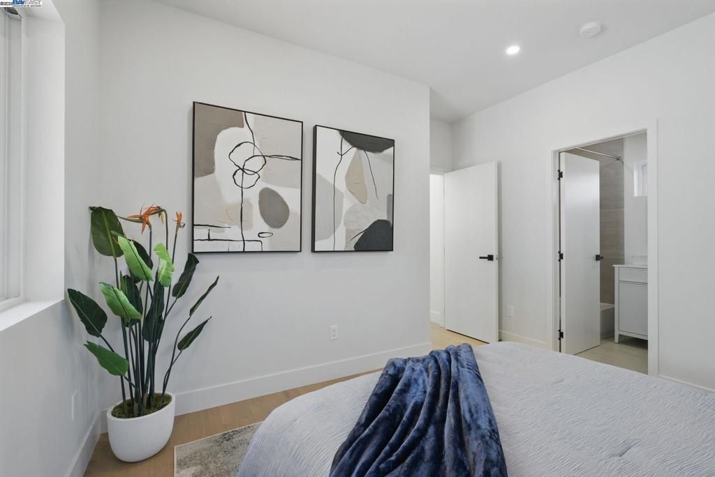 listing image 130726844069424925665