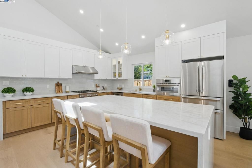 listing image 130725369142457906401
