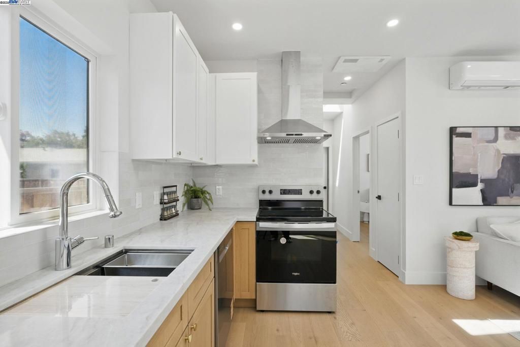 listing image 130720952909180119917