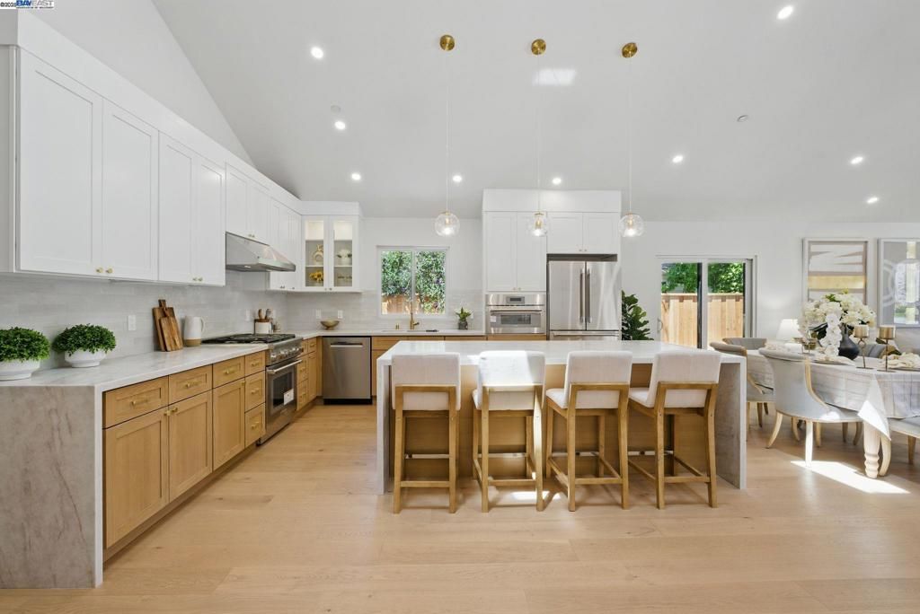 listing image 130729691372729039492