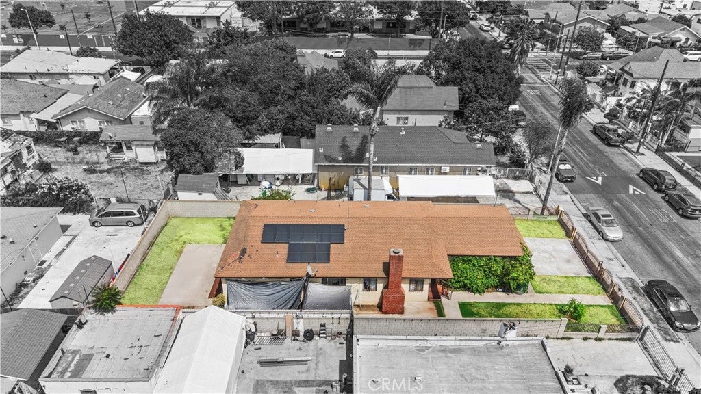 915 E 41st