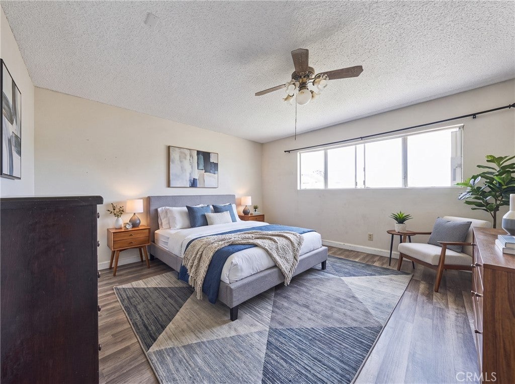 915 E 41st