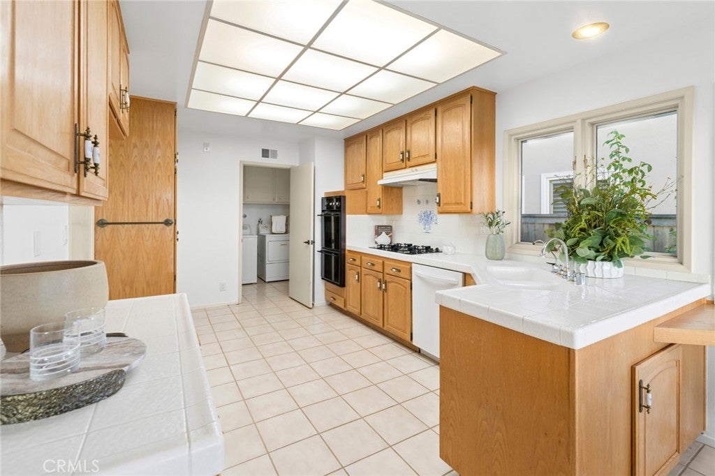 1307 Seacrest, Corona Del Mar CA 92625 - Photo 26