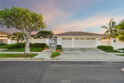 Photo of 1307 Seacrest DR, Corona Del Mar, CA 92625 (MLS # NP26207759)