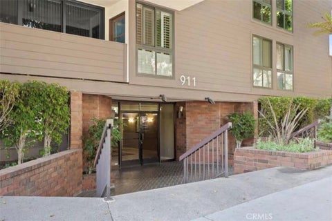Photo of 911 N Kings RD #306, West Hollywood, CA 90069 (MLS # SR26202927)
