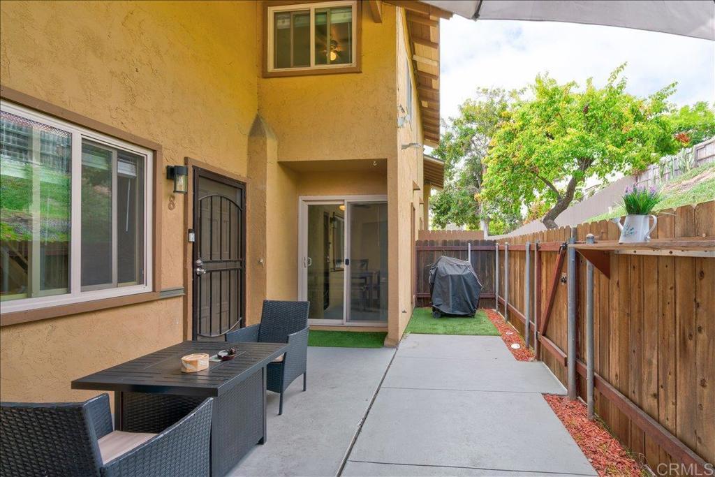 1453 Melrose Ave 8