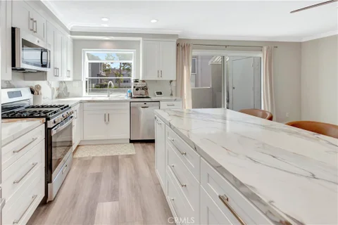 MLS: OC26214344