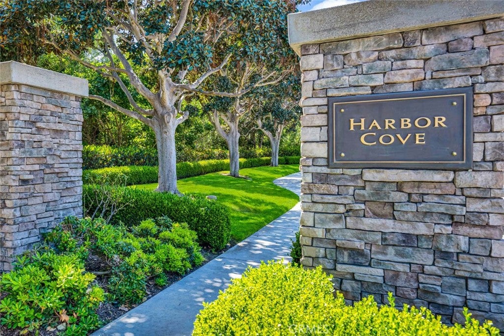 1426 Newporter Way, Newport Beach CA 92660 - Photo 57