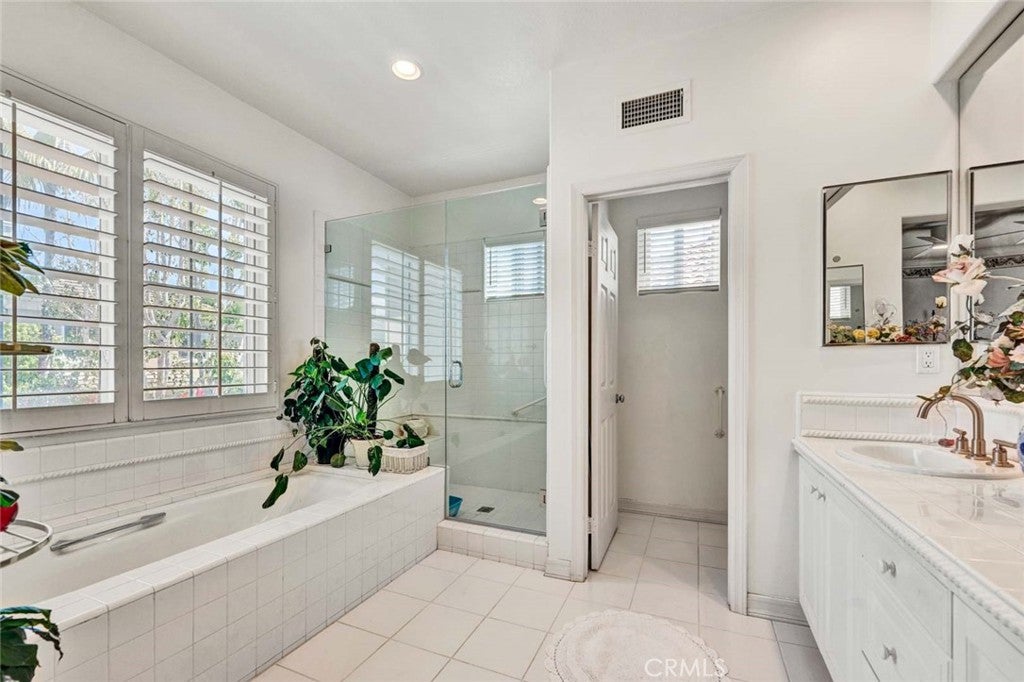 1426 Newporter Way, Newport Beach CA 92660 - Photo 43