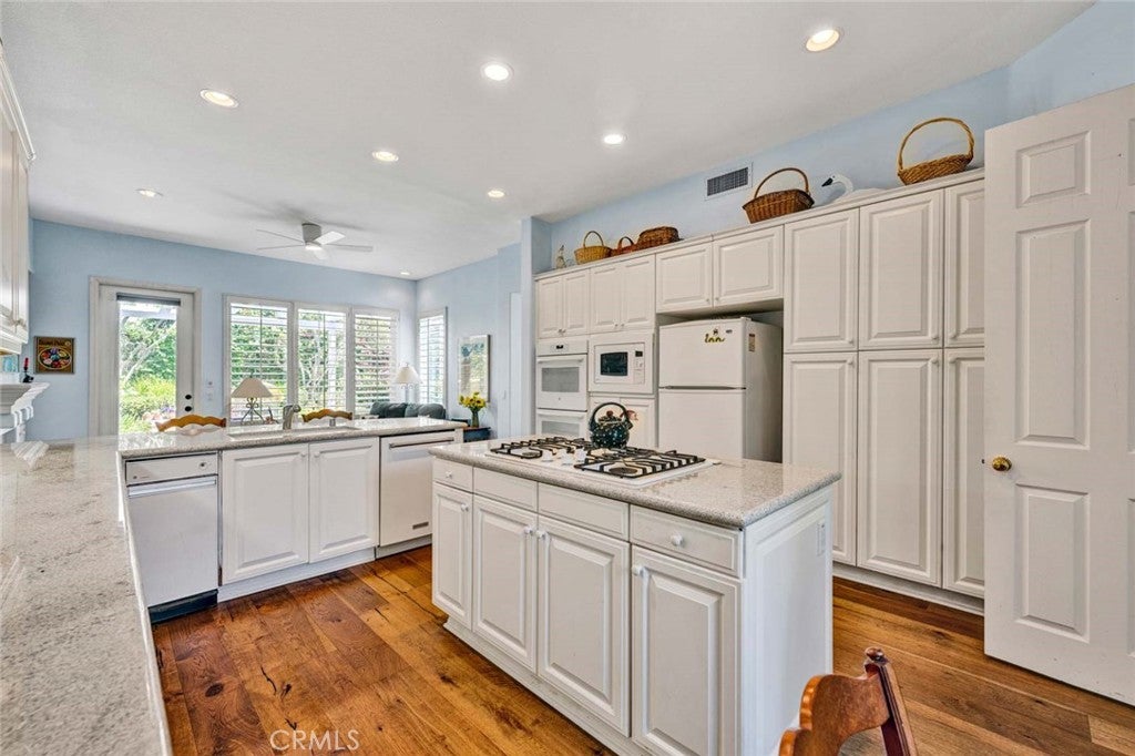 1426 Newporter Way, Newport Beach CA 92660 - Photo 27