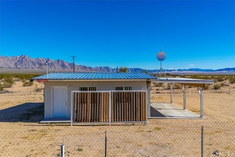 Photo of 86515 Amboy Road, 29 Palms, CA 92277 (MLS # JT25260930)