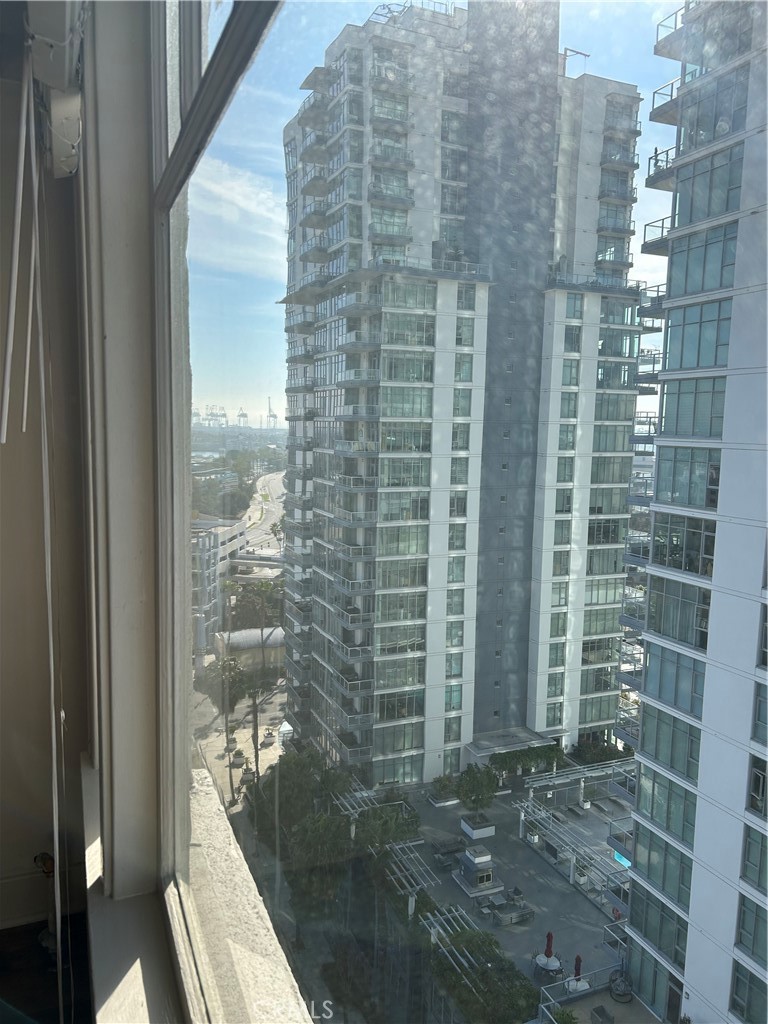 360 W Ocean Boulevard 1106