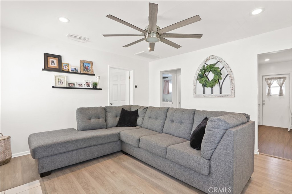 6154 Ibbetson Avenue