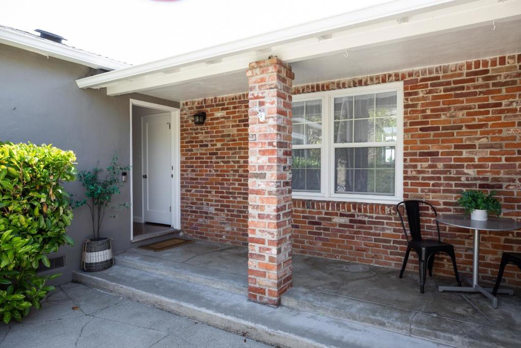 1029 Lupin (Lower) Way