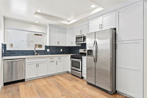 Photo of 21535 Erwin Street #131, Woodland Hills, CA 91367 (MLS # SR25191971) Photo of 21535 Erwin Street #131, Woodland Hills, CA 91367 (MLS # SR25191971)