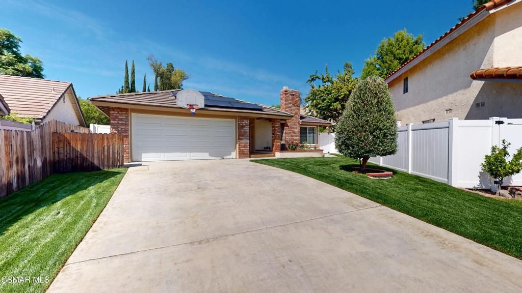 Photo of 2847 Cedar Wood Place, Thousand Oaks, CA 91362 (MLS # 225005016)