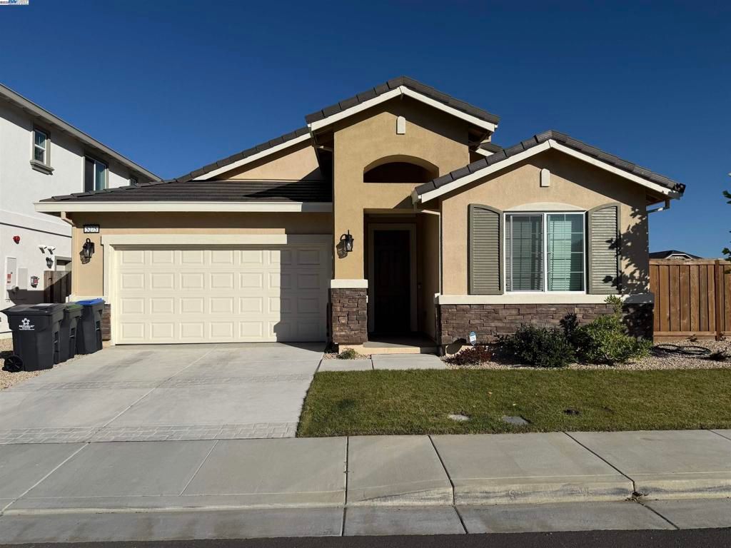 listing image 130723042469590072516
