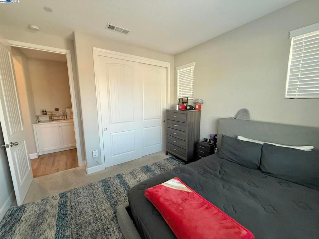 listing image 130720609013029518028