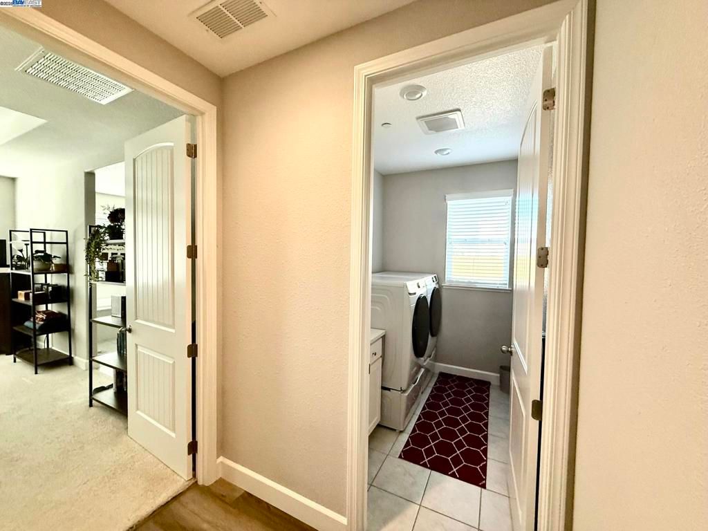 listing image 130726820266217831975