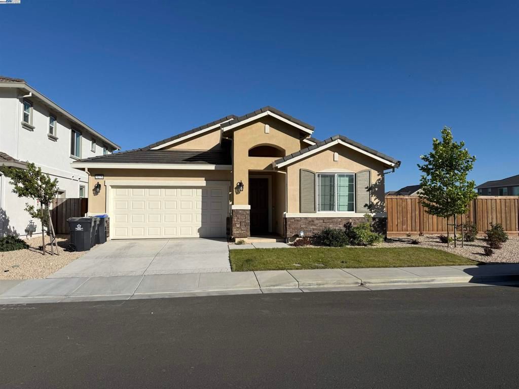 listing image 130727416658277856877