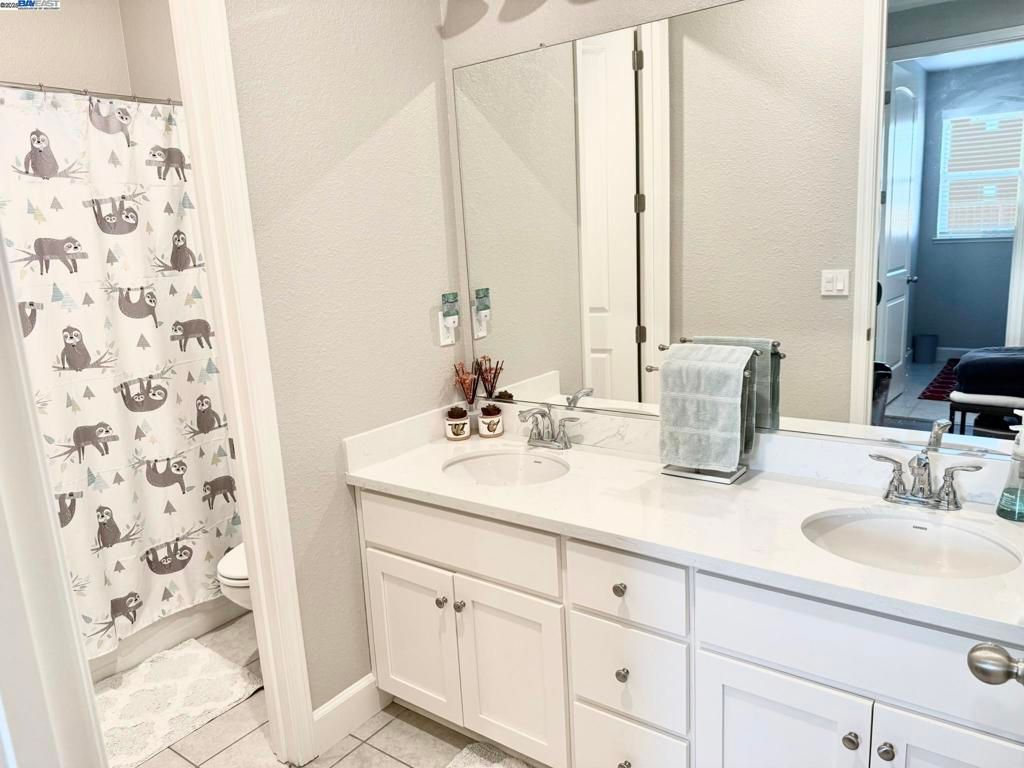listing image 130725881612648901902