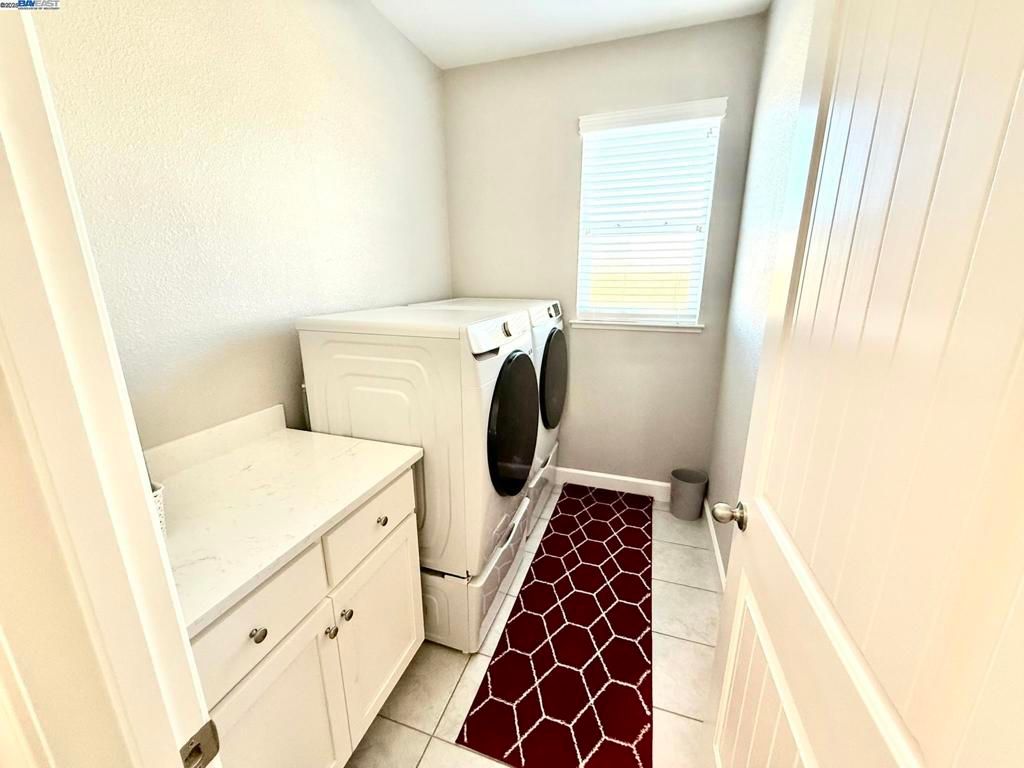 listing image 130724210663081942263