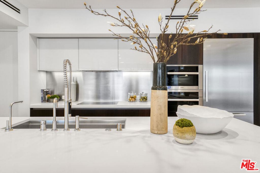 515 Ocean Avenue 706S