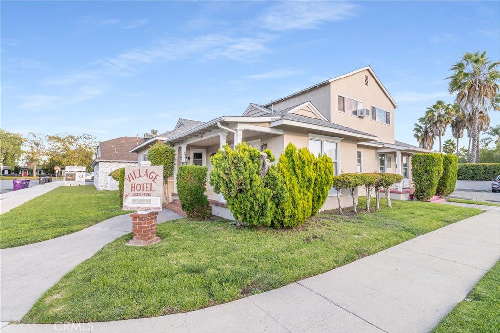 4420 4408 E Greenmeadow