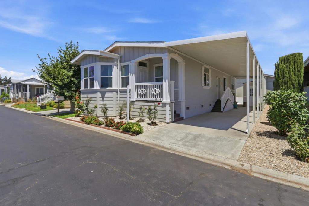 819 Villa Teresa Way 819