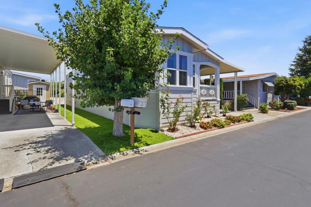 819 Villa Teresa Way 819