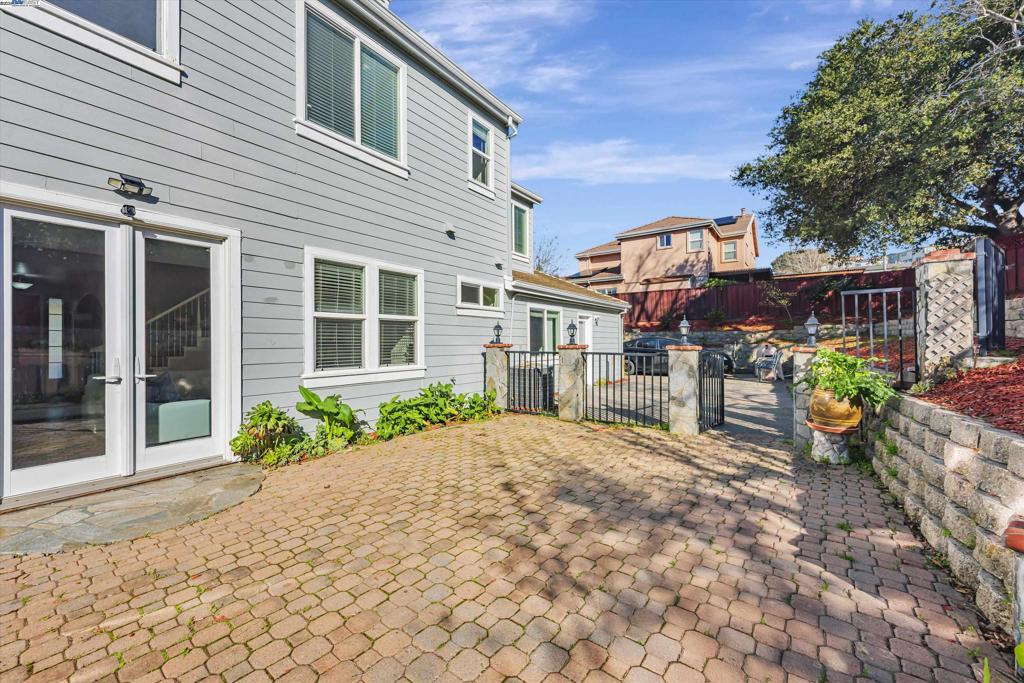 FAIRVIEW - Residential