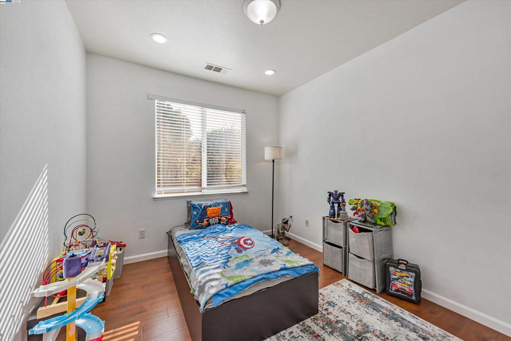 FAIRVIEW - Residential