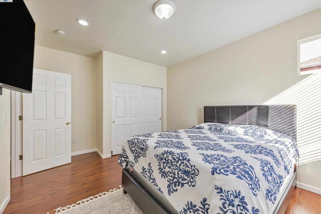 FAIRVIEW - Residential
