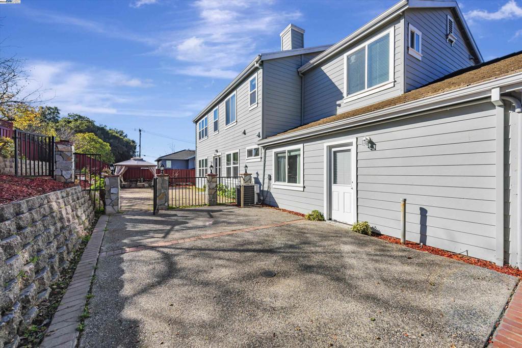 FAIRVIEW - Residential