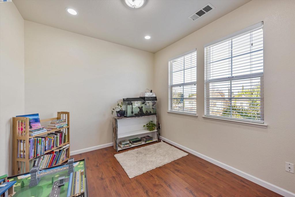 FAIRVIEW - Residential