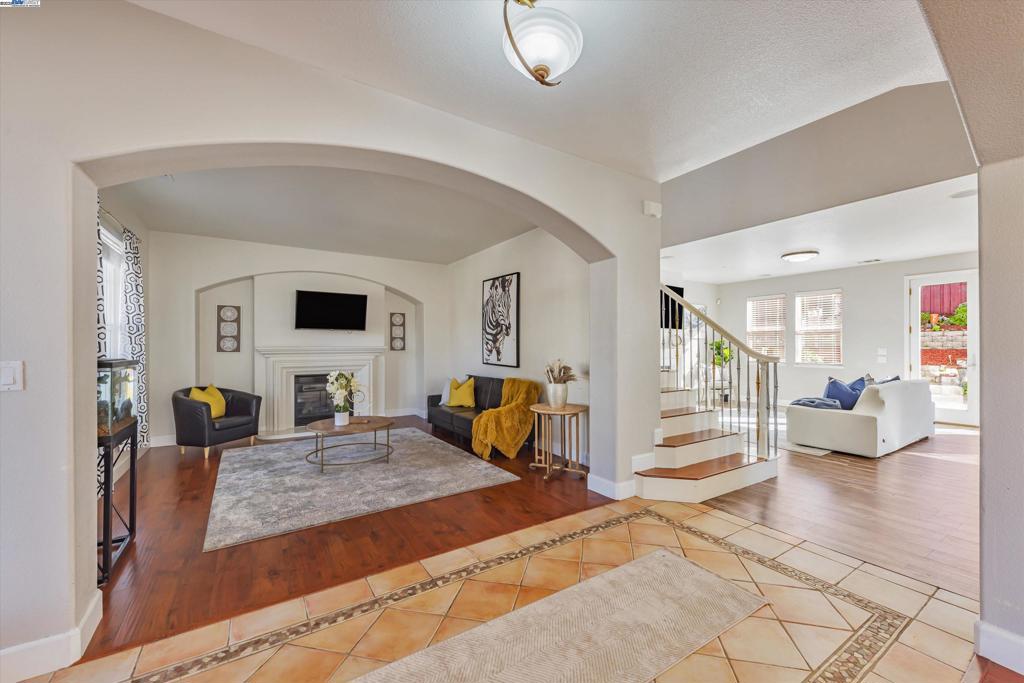FAIRVIEW - Residential