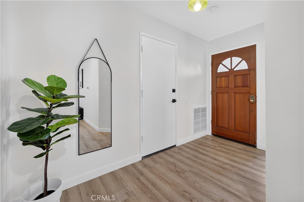 5534 Las Virgenes 119