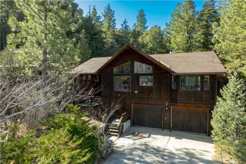 Photo of 15208 Chestnut Dr, Pine Mountain Club, CA 93222 (MLS # PW26024479)