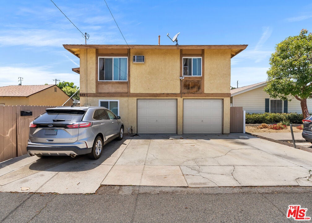937 E Palmyra Avenue