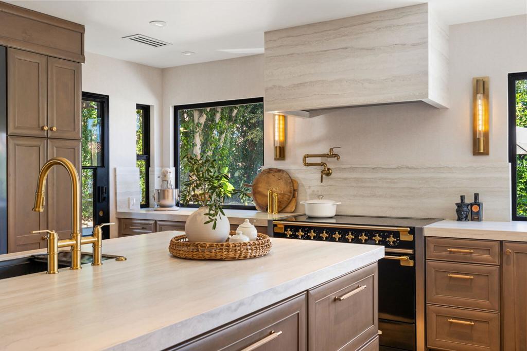 40400 Sweetwater Drive