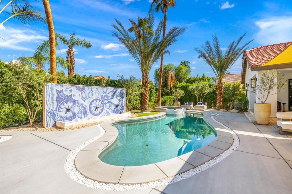 Avondale Country Clu - Residential