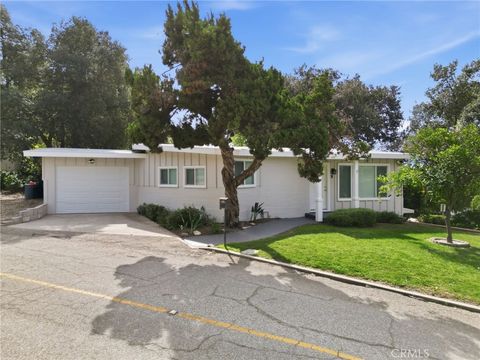 Photo of 3370 Pachappa Hill Hl, Riverside, CA 92506 (MLS # IV26037839)